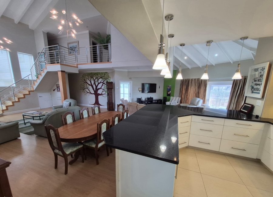 3 Bedroom Property for Sale in Boggomsbaai Western Cape